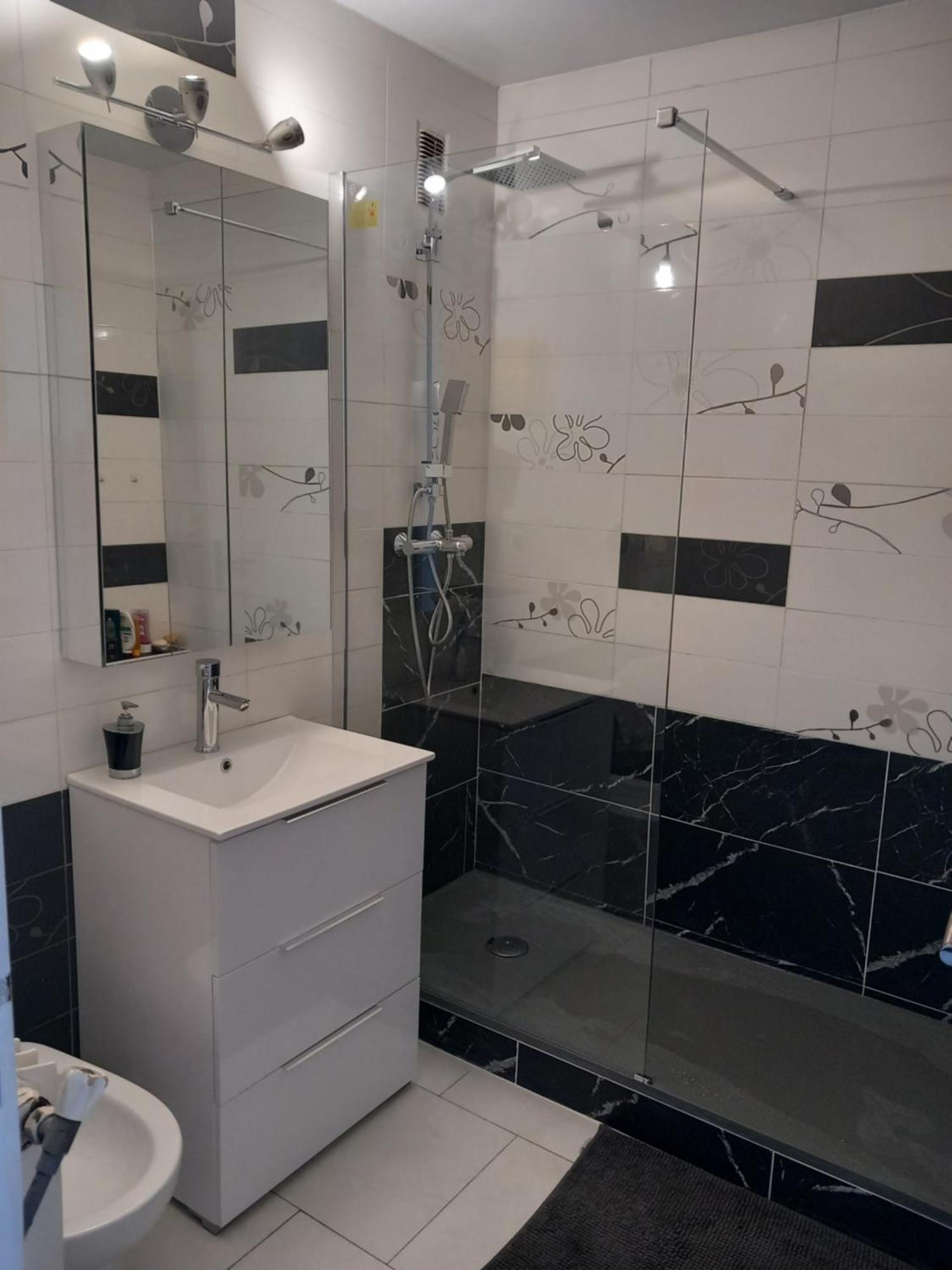 Chambre B1 Dans Un Appartement En Colocation มาร์กเซย ภายนอก รูปภาพ